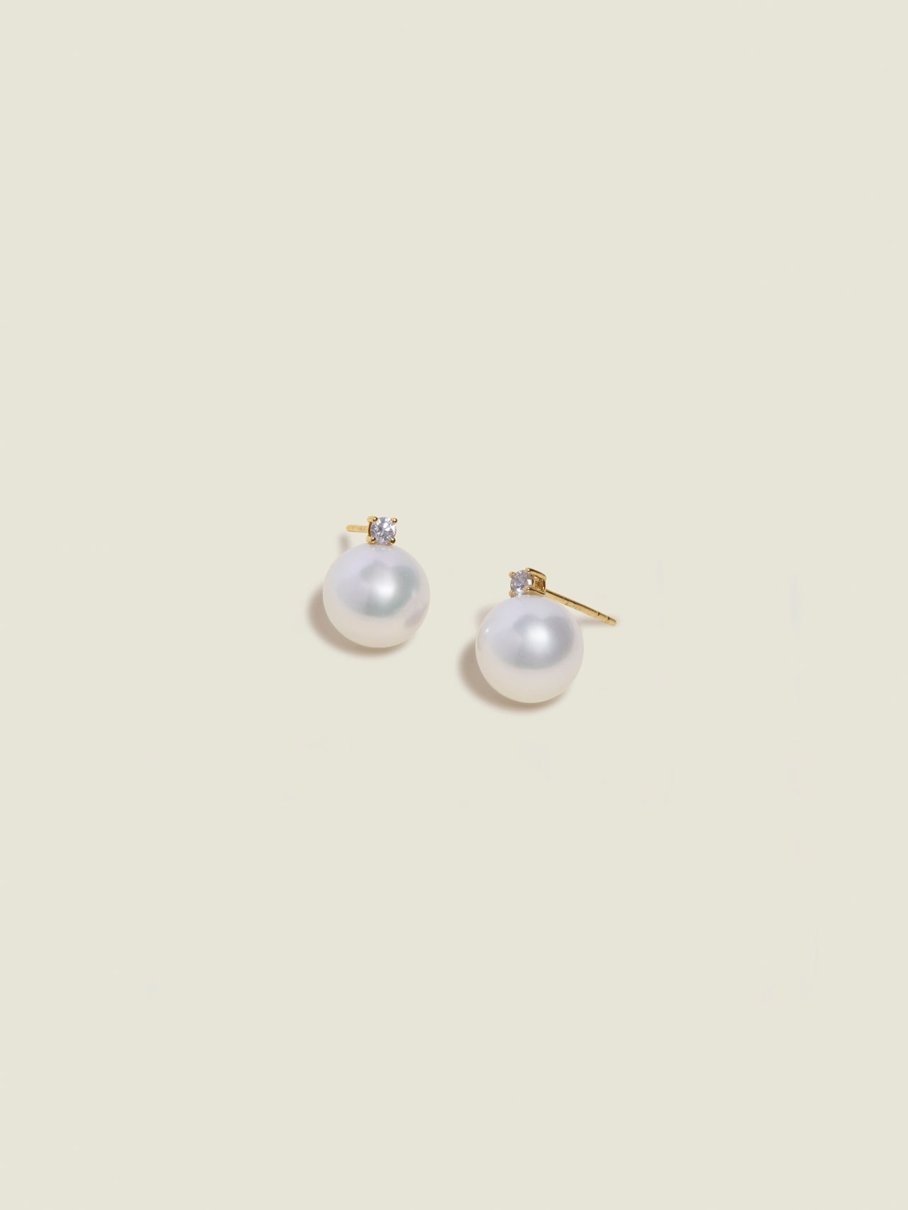 Diamond Pearl Studs