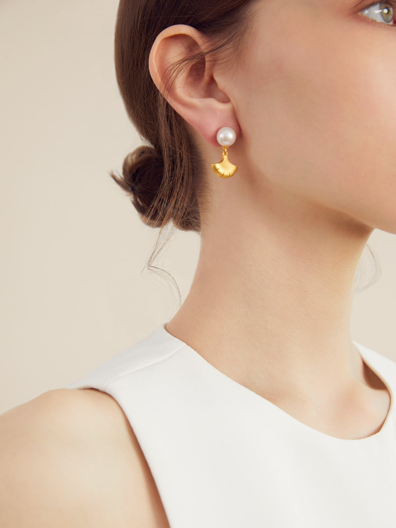 Ginkgo Aura Pearl Earrings