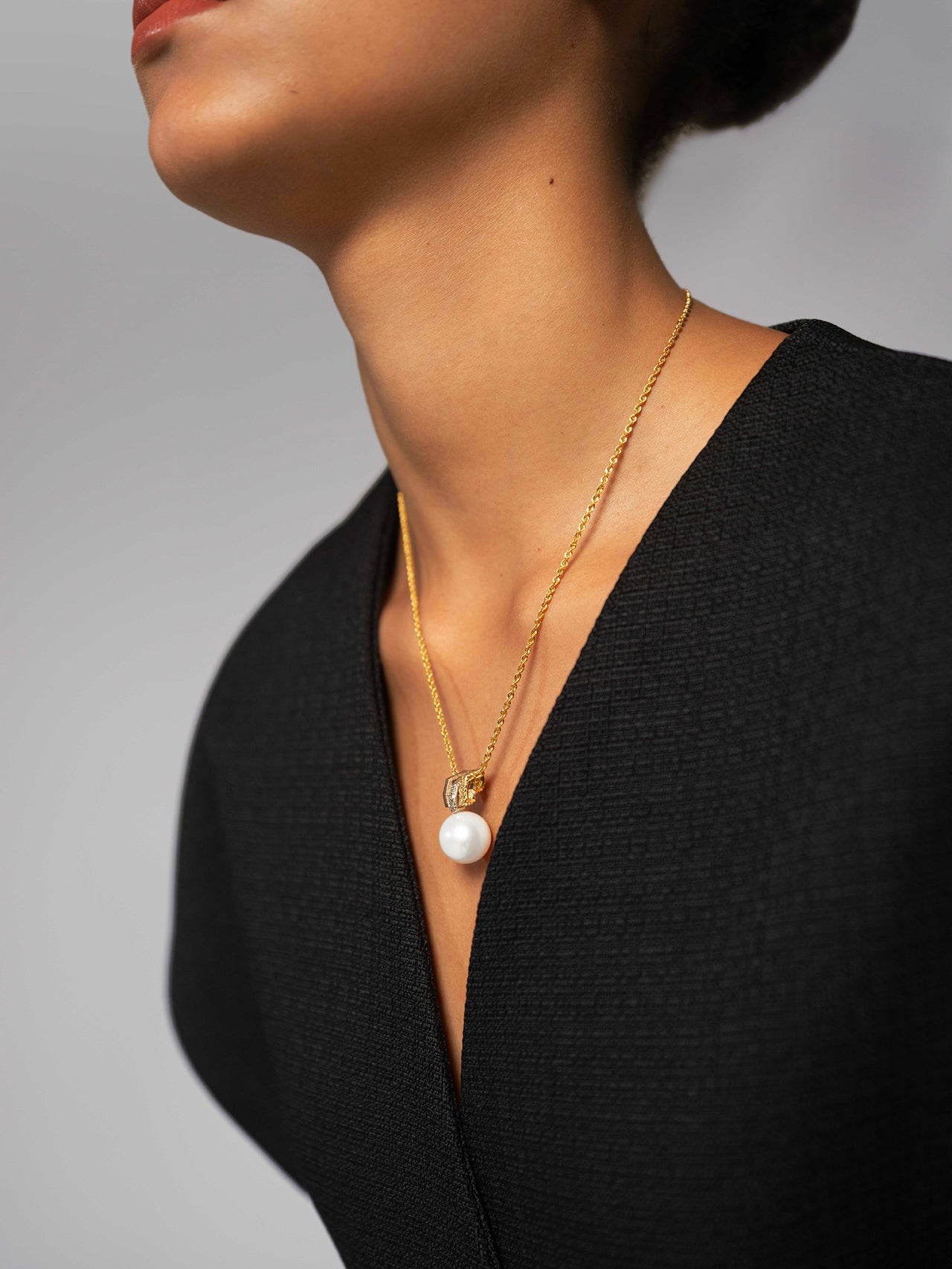 Lakeside Halo  Ikecho Pearl Pendant