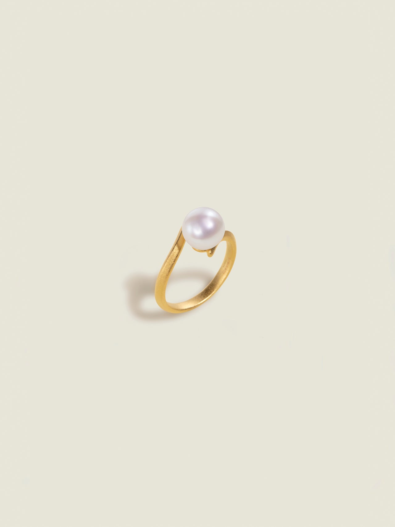 Dainty Pearl Ring